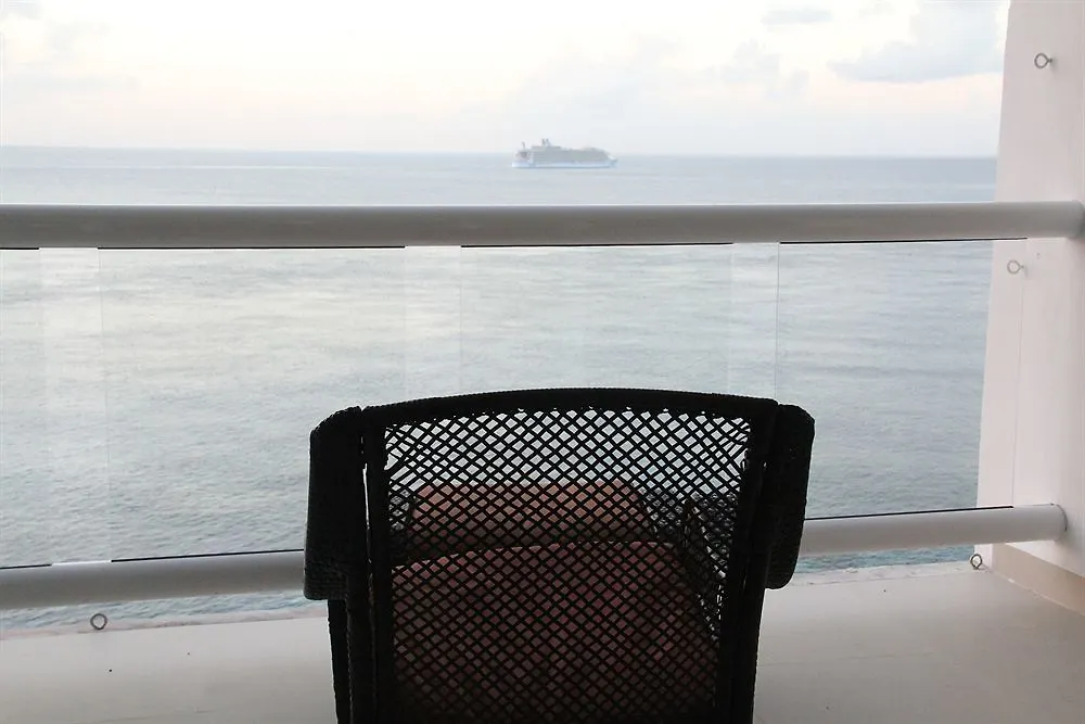 Peninsula Grand Cozumel Hotel 3*,